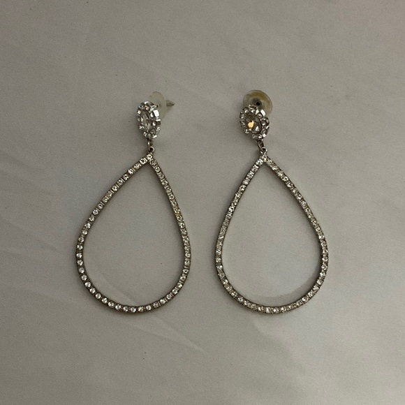Elegant Silver Teardrop Earrings - Picture 3 of 5